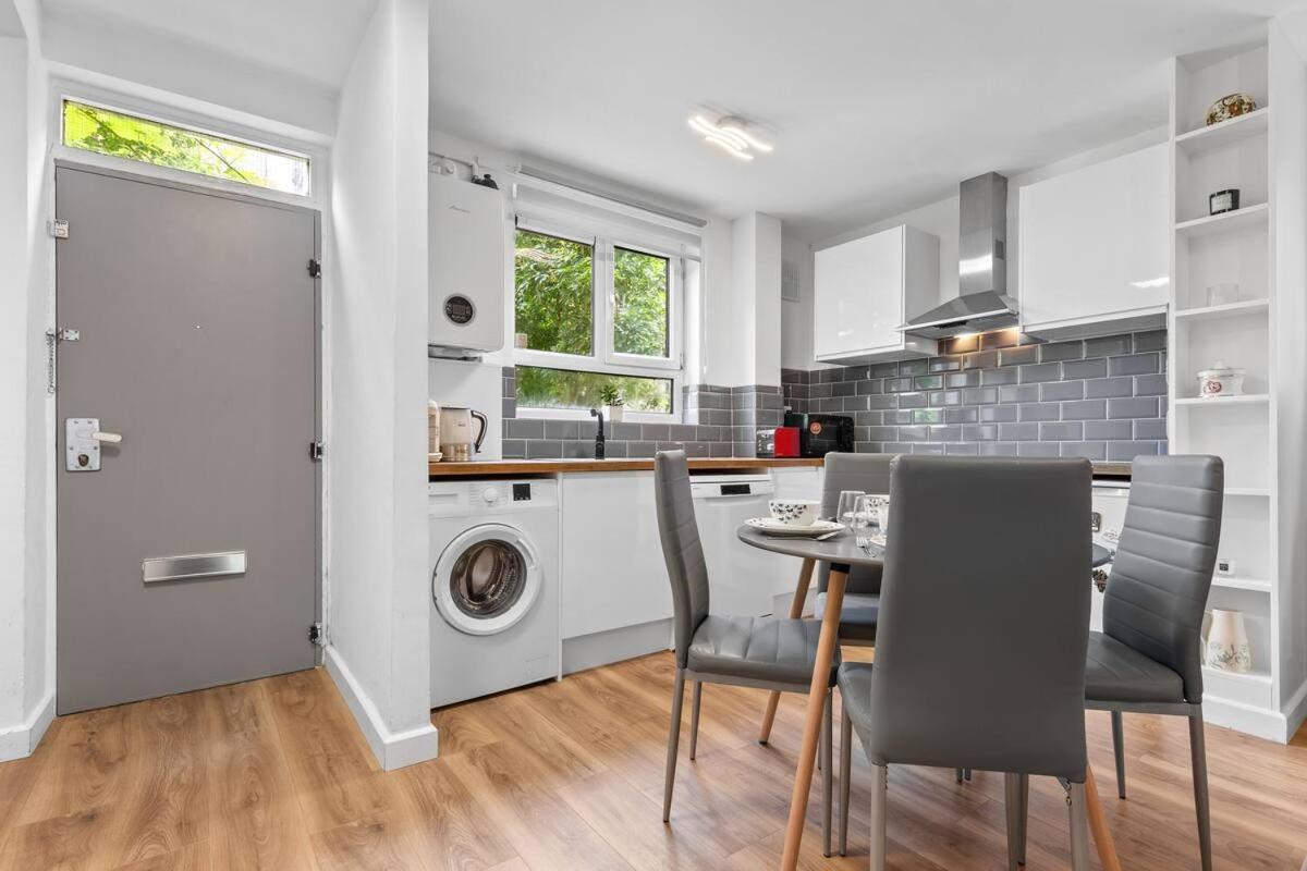 *brand New 1 Bedroom Flat In London* Apartment