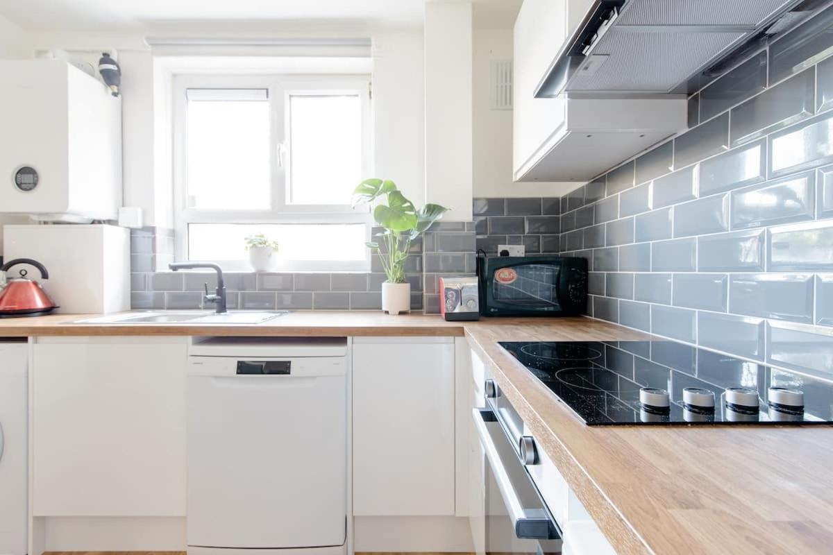 Apartment *brand New 1 Bedroom Flat In London*