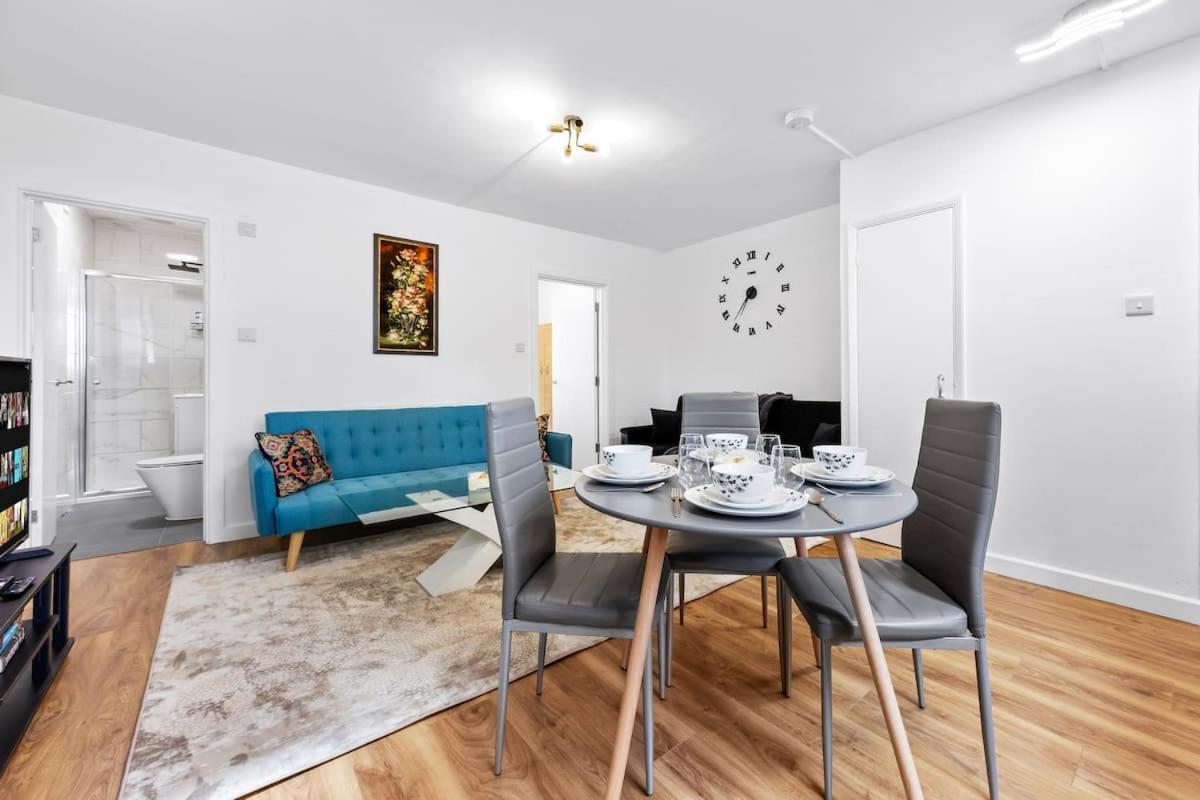*brand New 1 Bedroom Flat In London* London