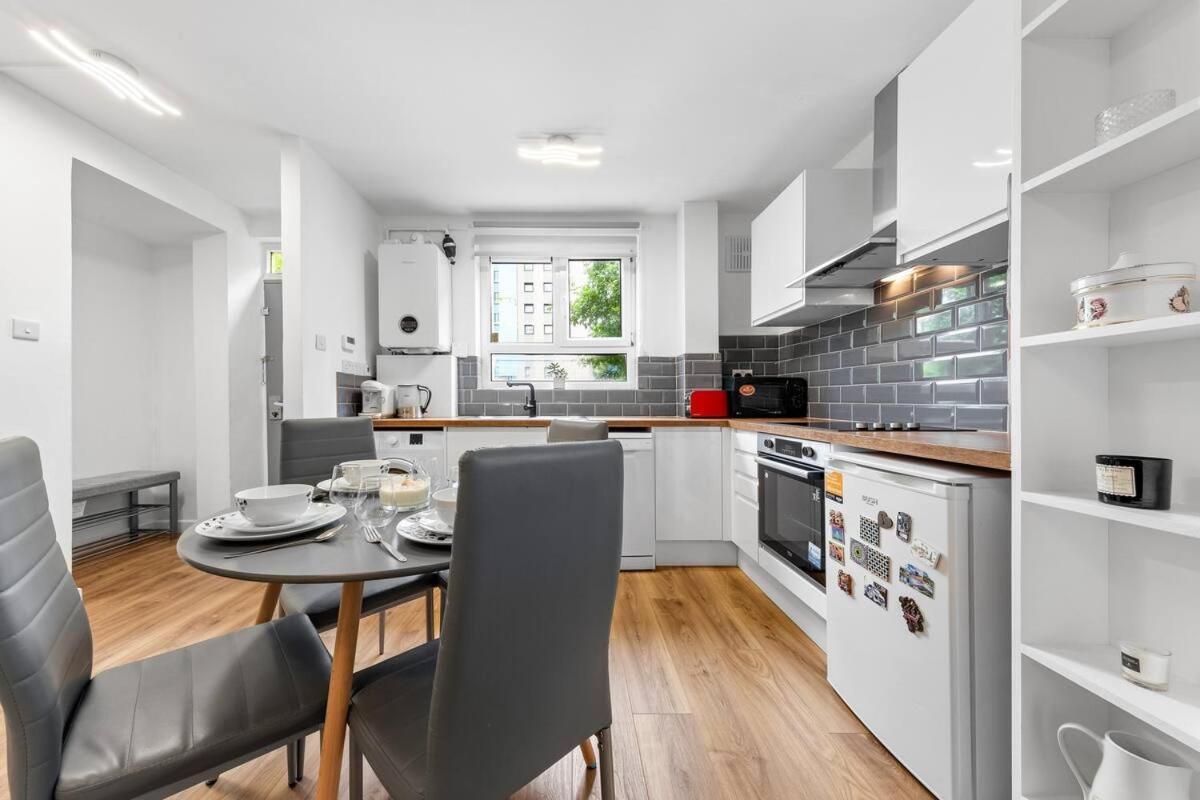 *brand New 1 Bedroom Flat In London* Apartment